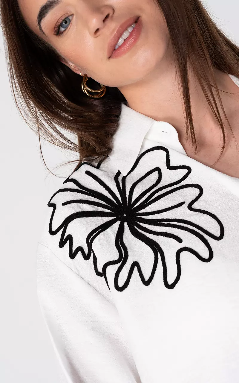 Bluse mit Blumen Weiß
