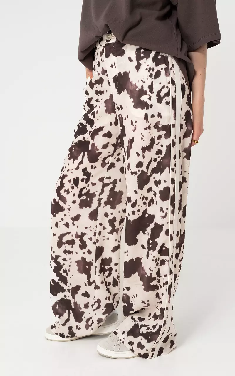 Wide Leg Hose mit Kuhmuster Weiß Braun