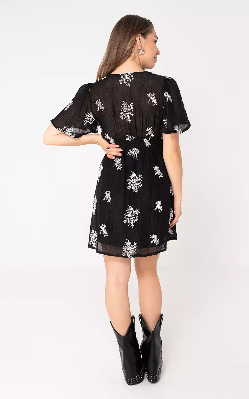 Dress with v-neck Black White