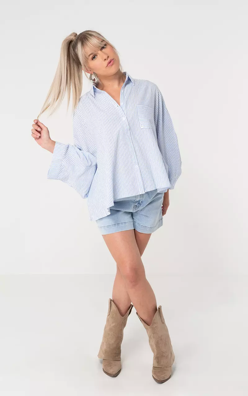 Oversized Bluse Weiß Hellblau