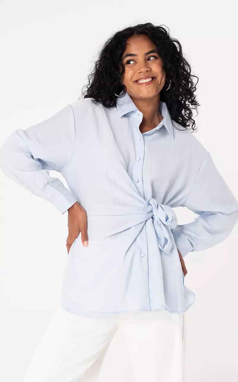 Bluse mit Wickeldetail  Hellblau