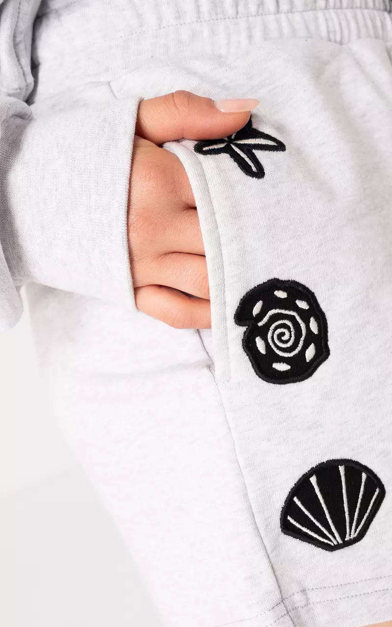 Shorts with embroidered print Light Grey