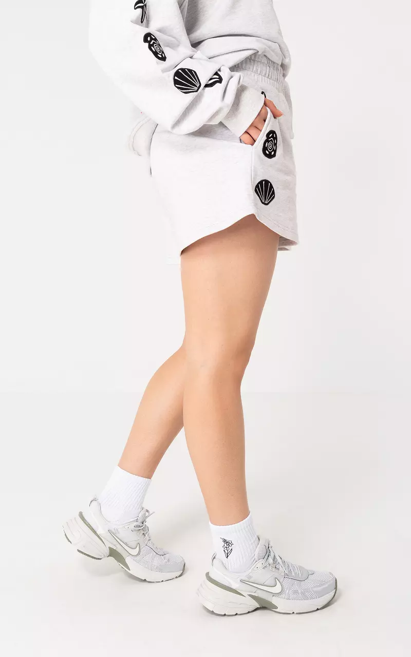 Shorts with embroidered print Light Grey