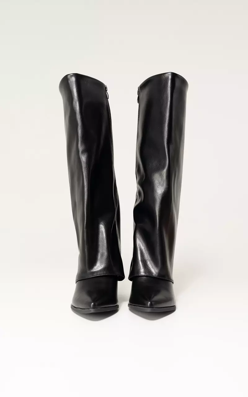 Boot with flap Black