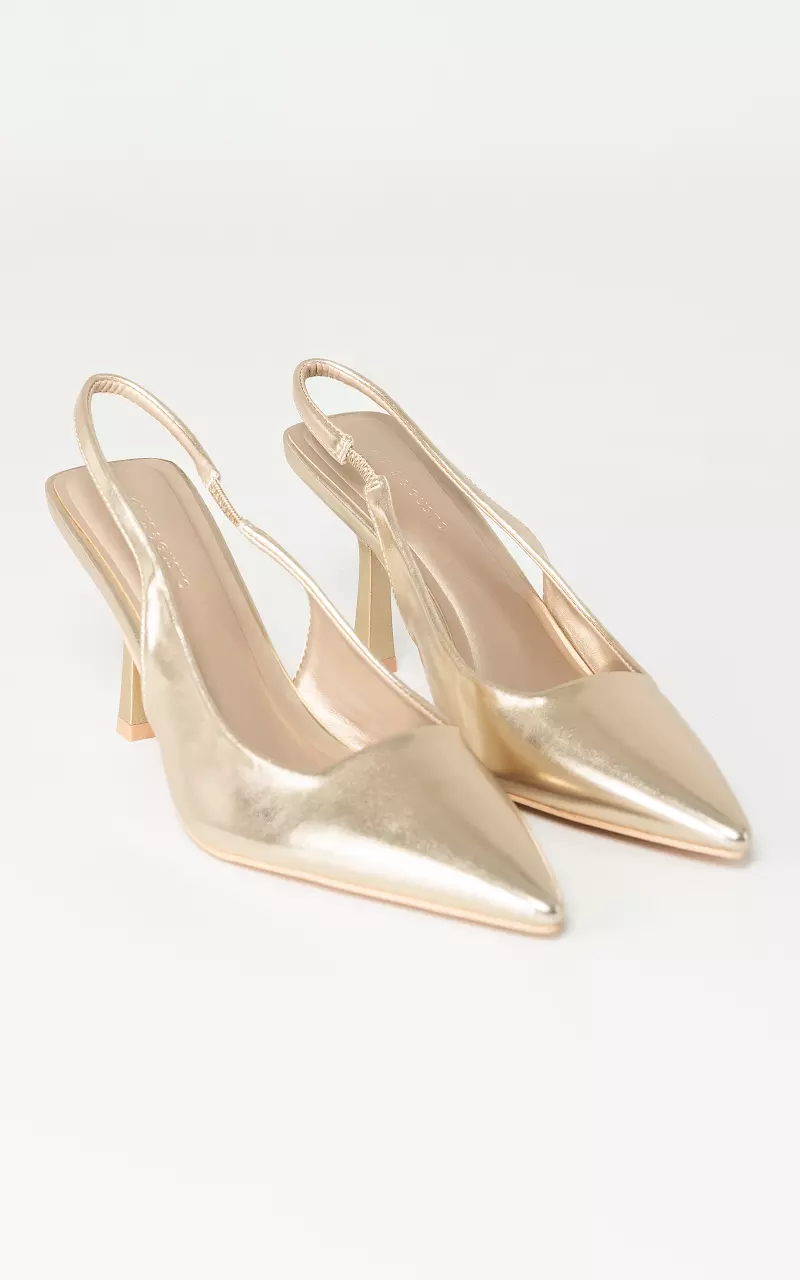 Heels with pointed toe Gold