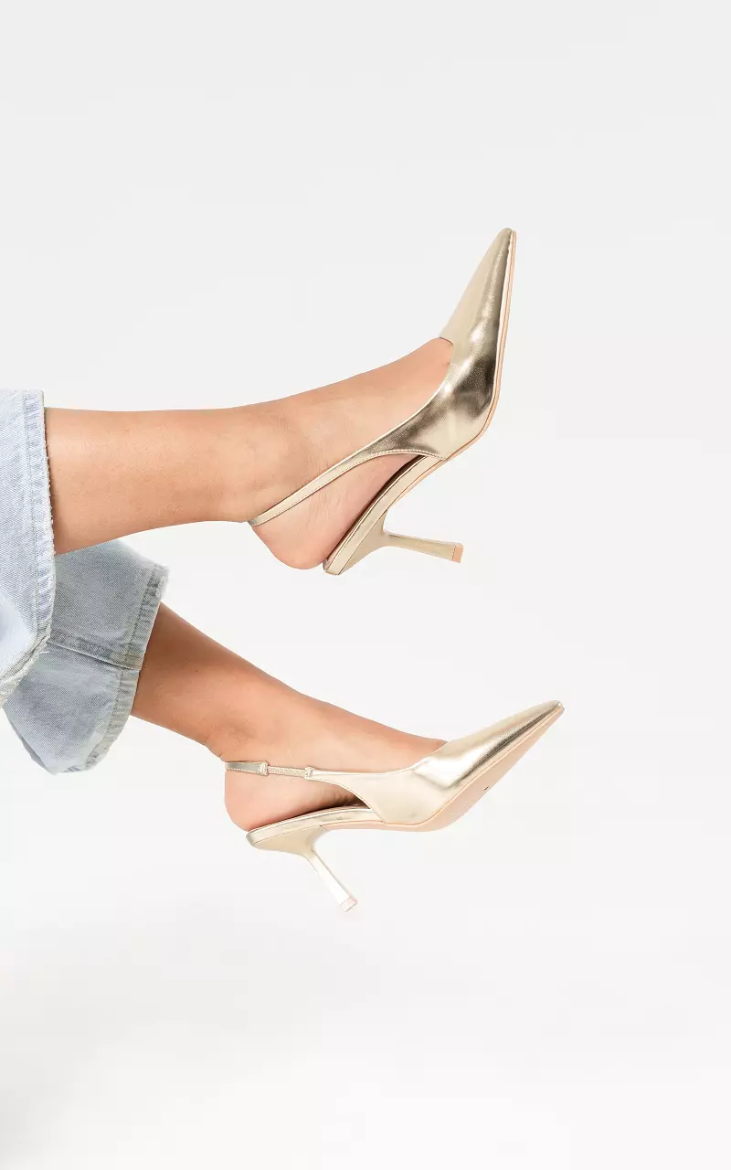 Heels with pointed toe Gold