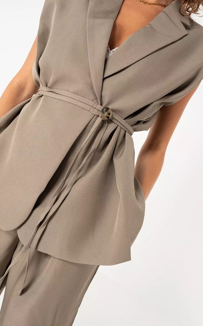 Vest with button Beige