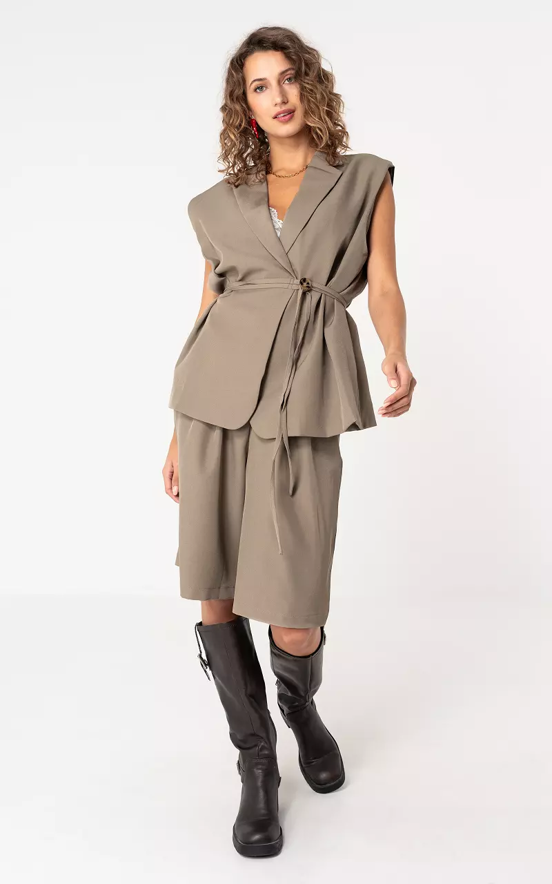 Vest with button Beige