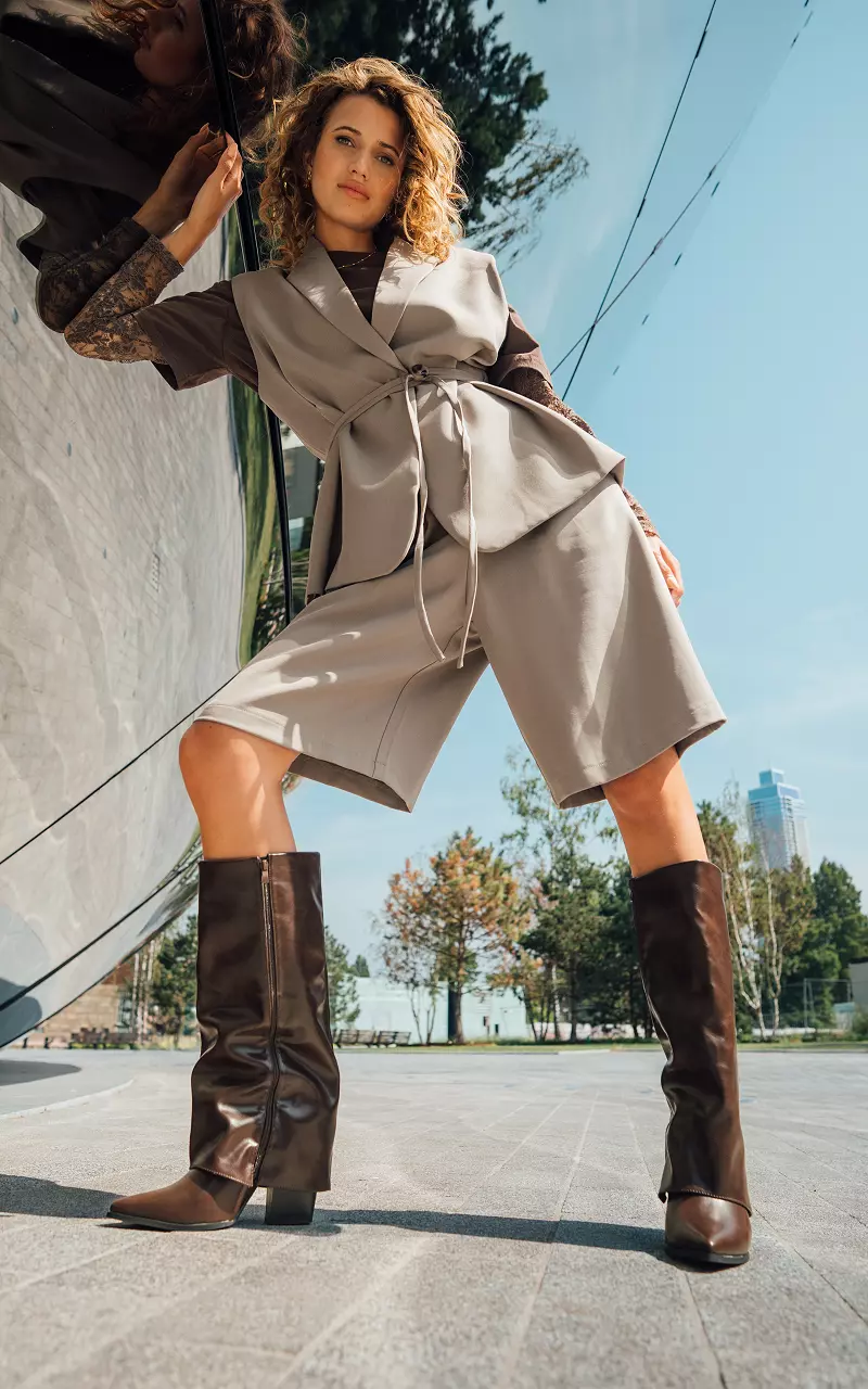 Vest with button Beige