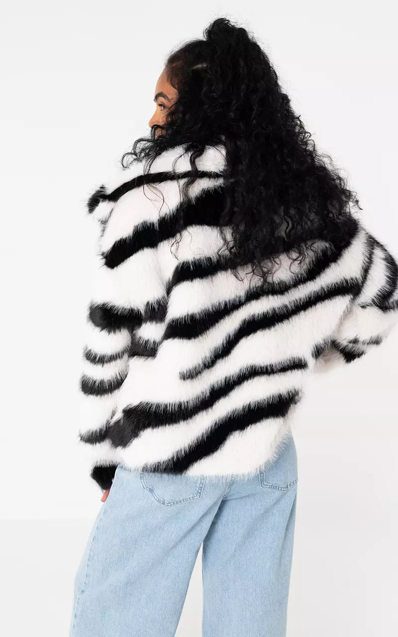 Fake fur coat White Black