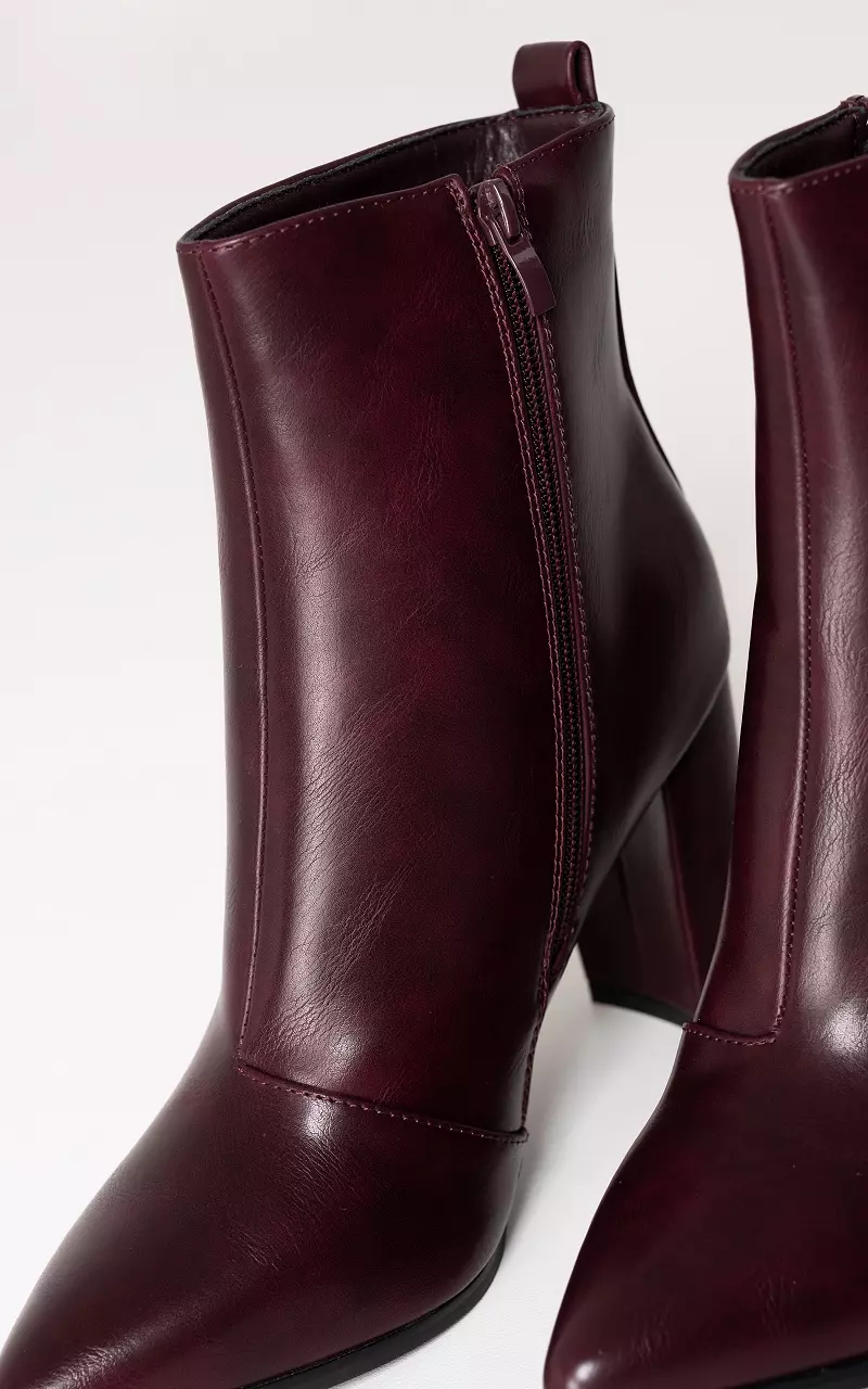 Ankle boot with heel Bordeaux