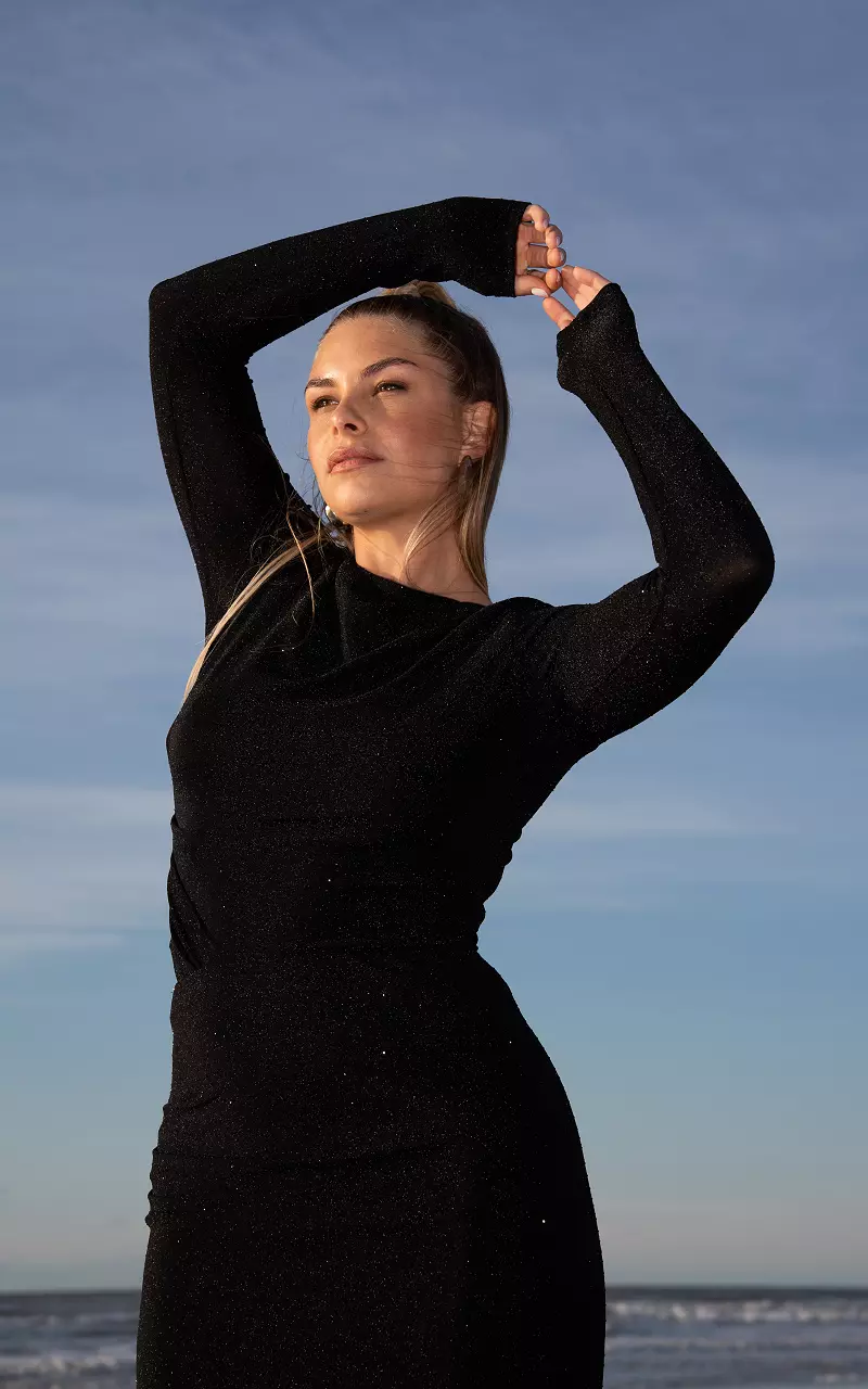 Top mit Wasserfallausschnitt Schwarz