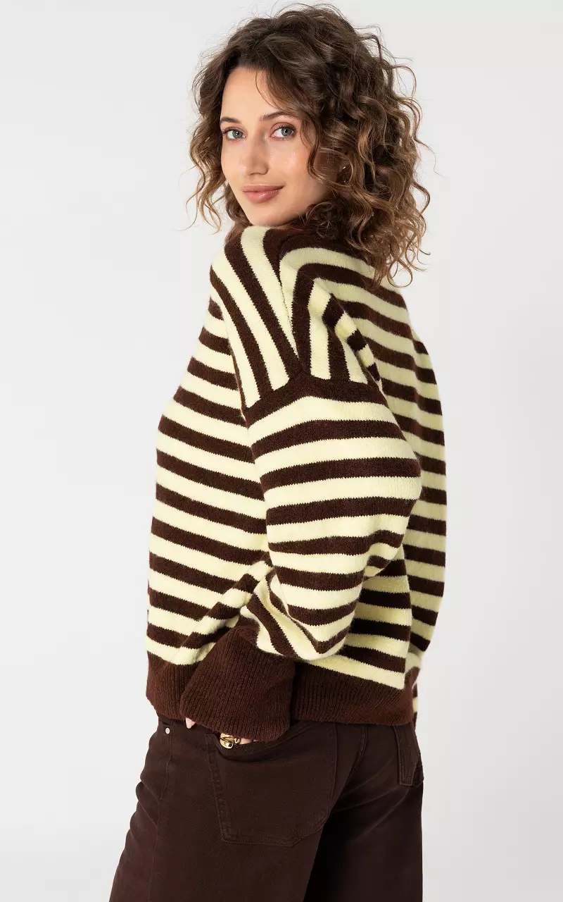 Knitted sweater Dark Brown Yellow