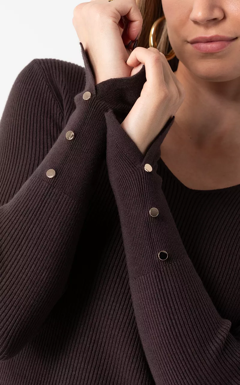 Top mit V-Ausschnitt Dunkelbraun