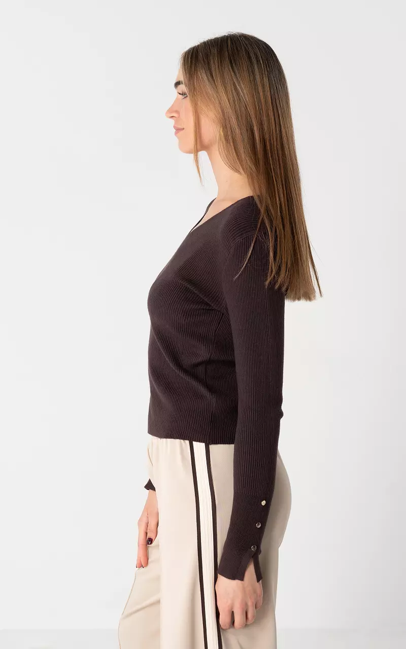 Top mit V-Ausschnitt Dunkelbraun