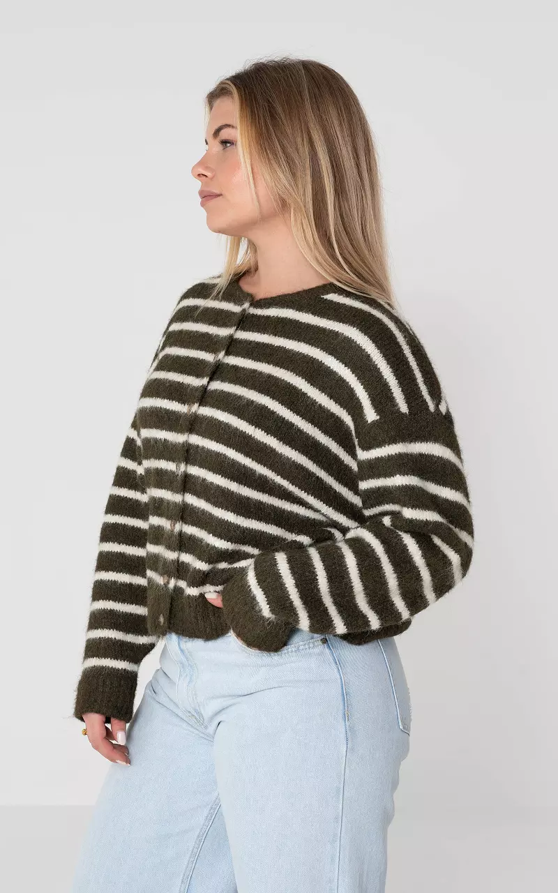 Cardigan #105956 Dunkelgrün Creme