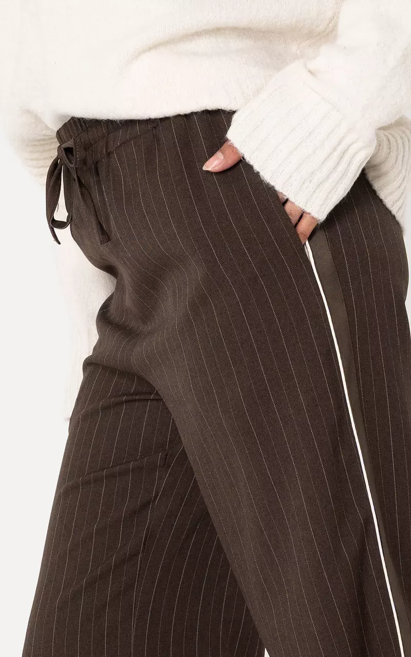 Hose #106040 Dunkelbraun Weiß