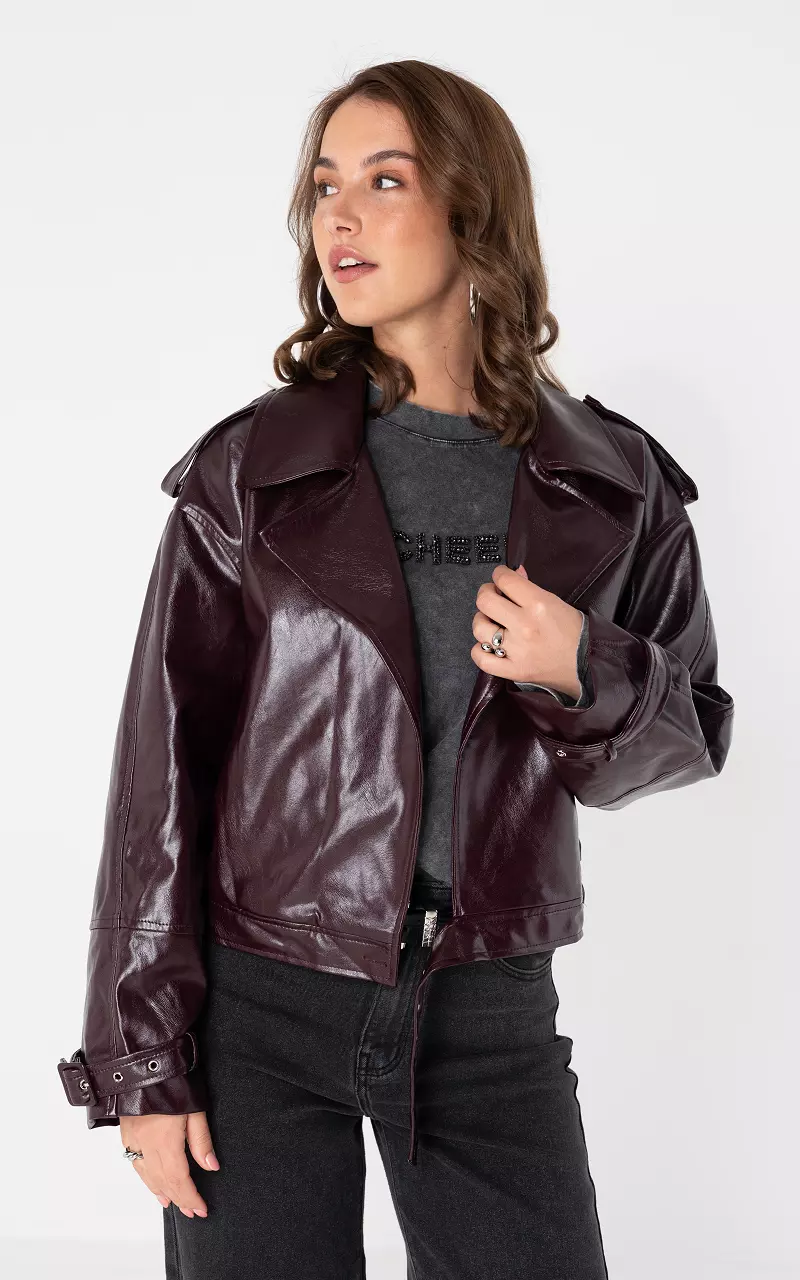Jacke in Lederoptik Bordeaux