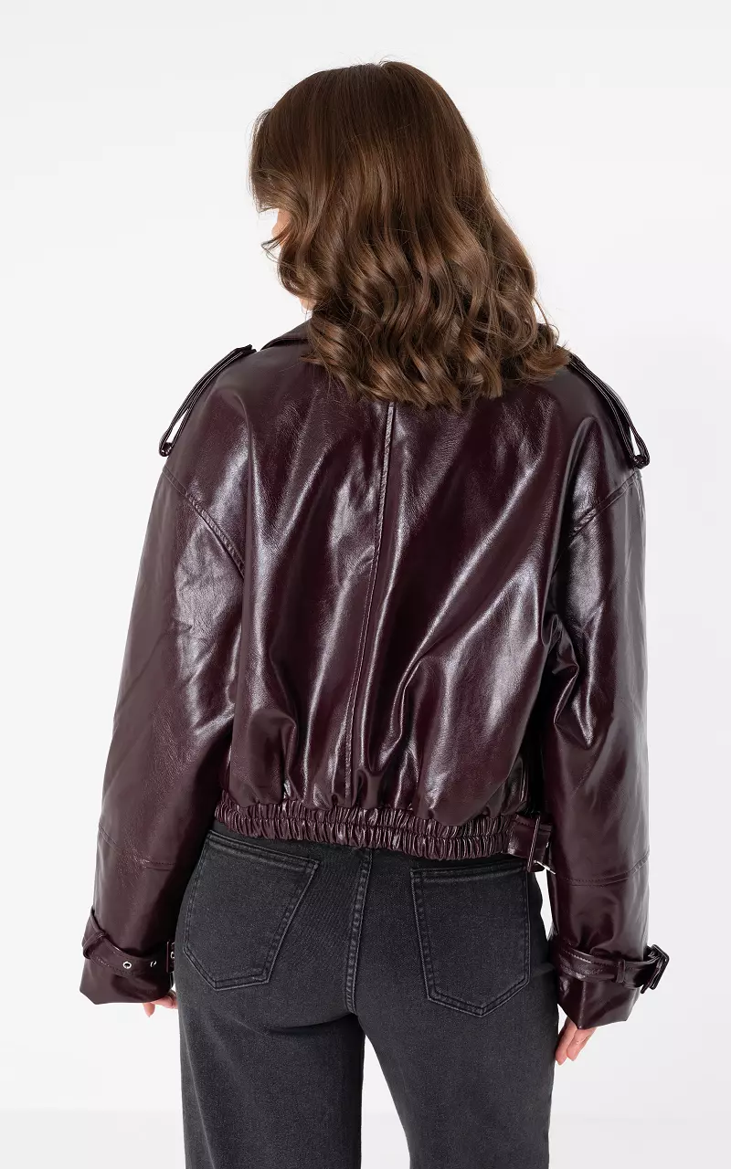 Jacke in Lederoptik Bordeaux