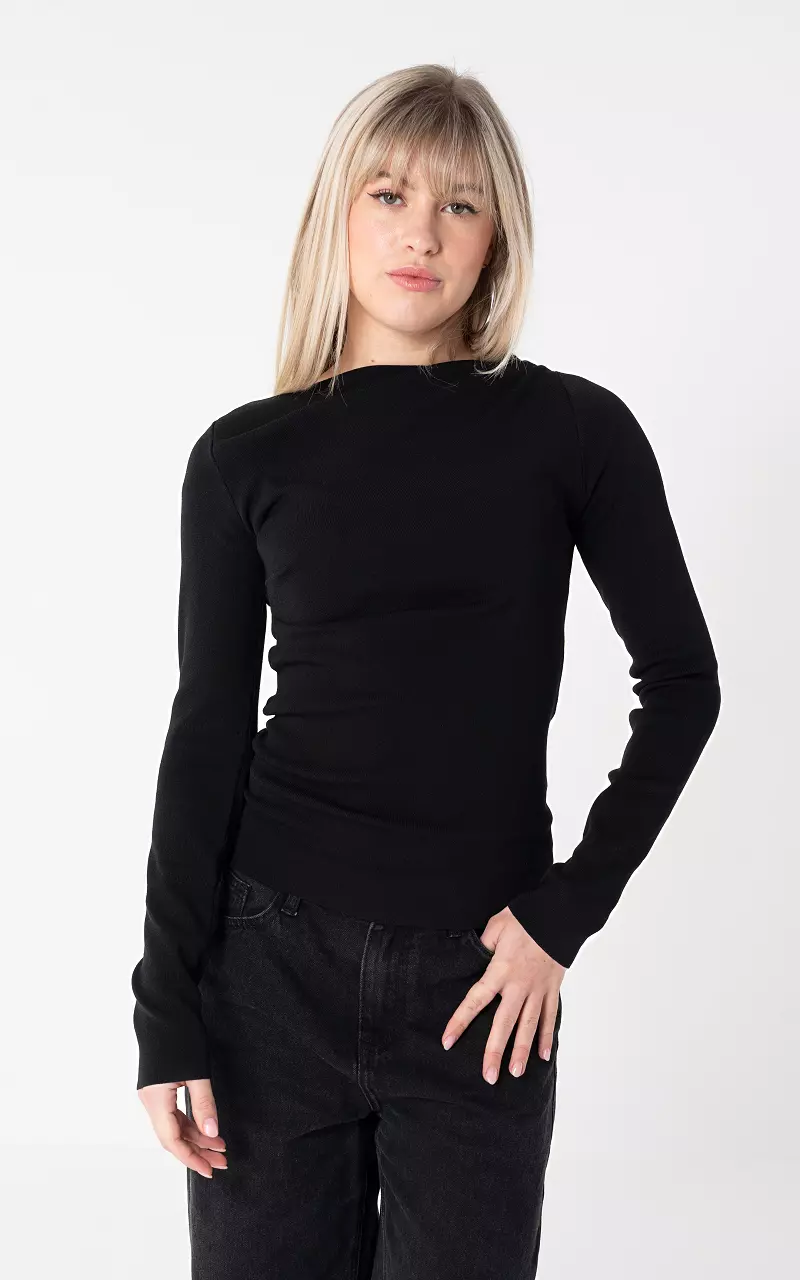 Top with boatneck Black