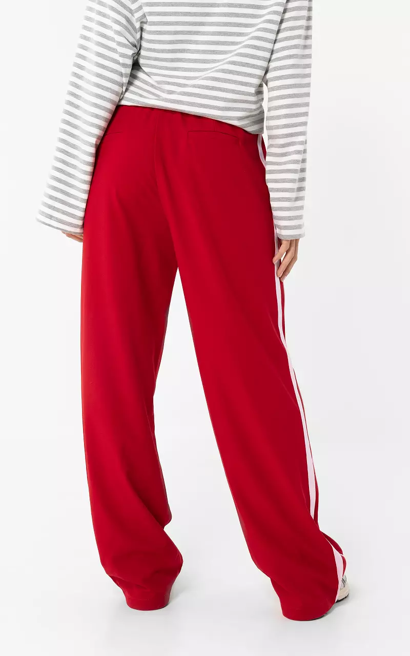 Sporty Hose mit Streifen Rot Pink