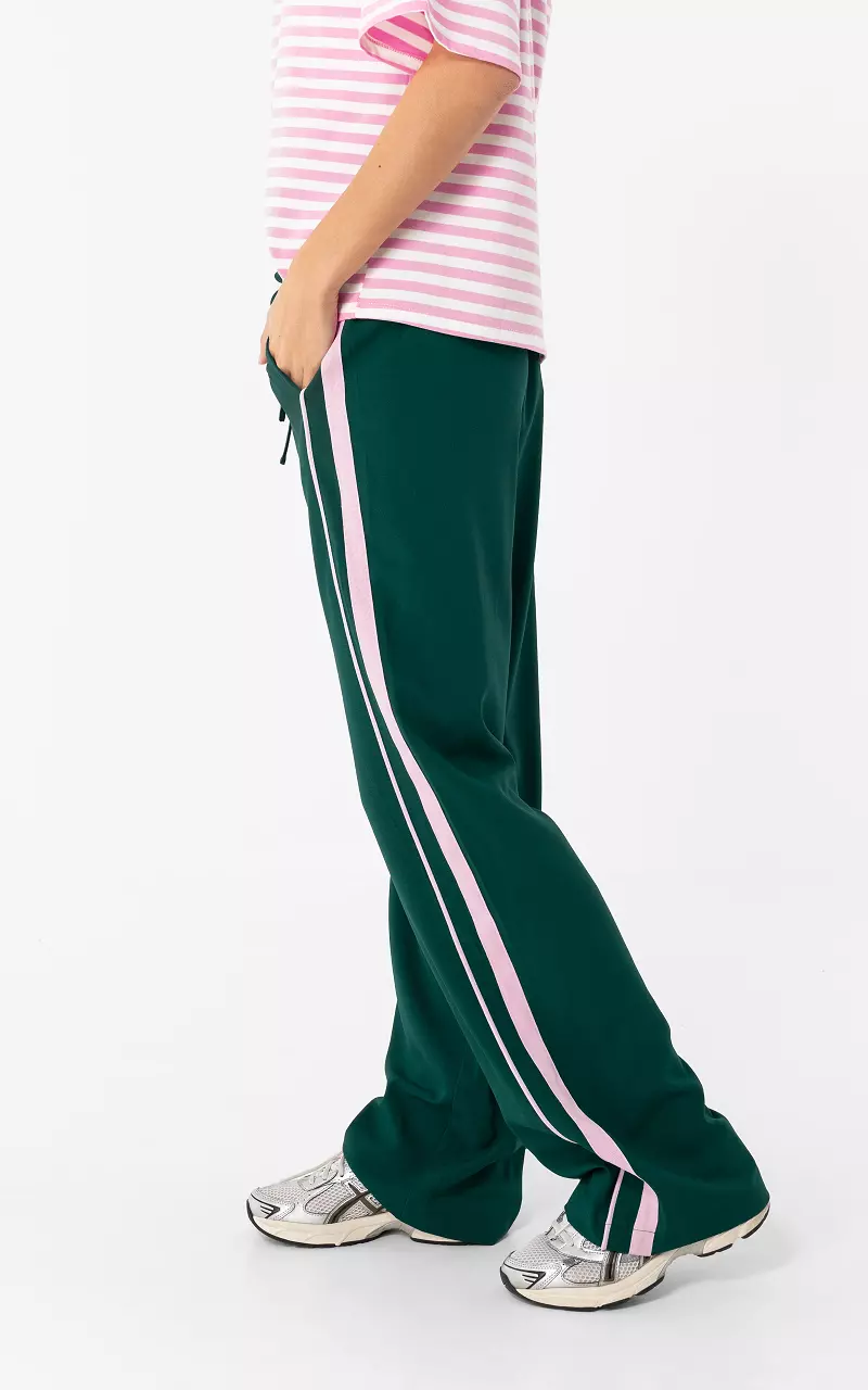 Sporty Hose mit Streifen Dunkelgrün Pink