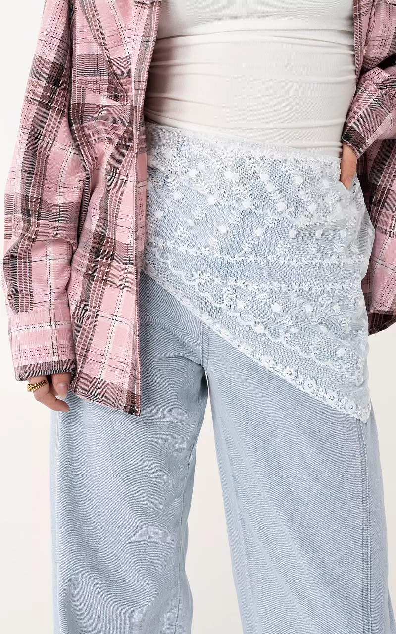 Shawl met embroidery Wit