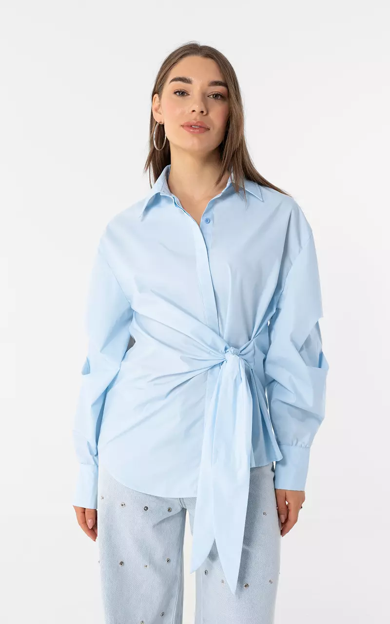 Bluse mit Schleifchen Hellblau