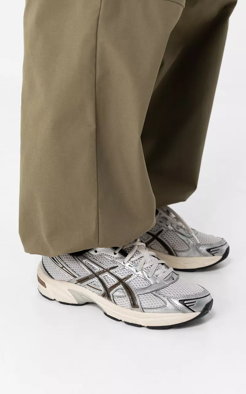 Cargohose mit Kordelzug Kaki