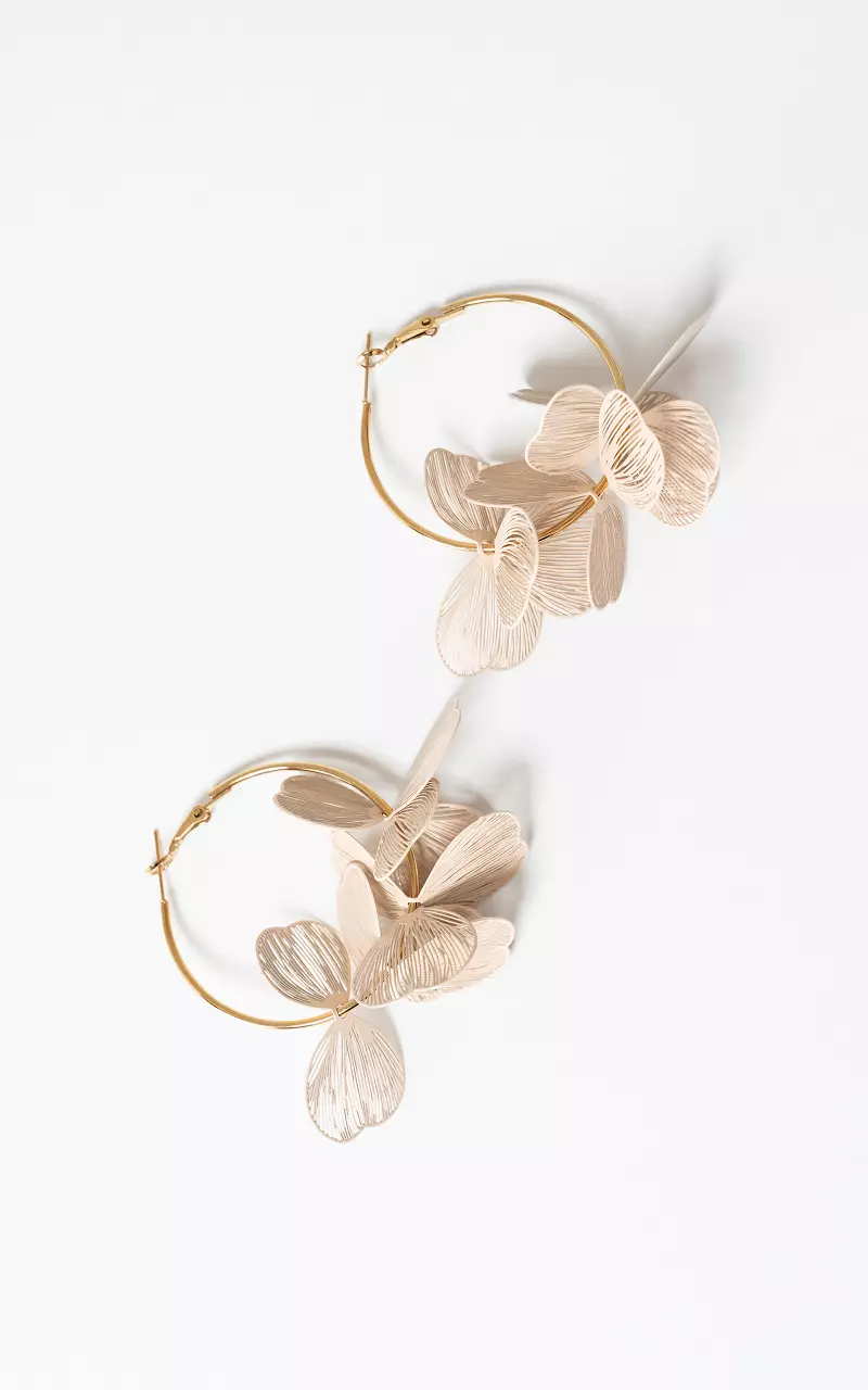 Hoop earrings with flower Beige