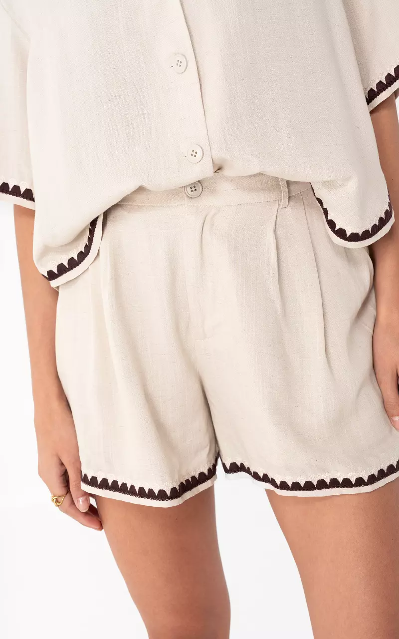 Shorts mit Details Taupe Dunkelbraun