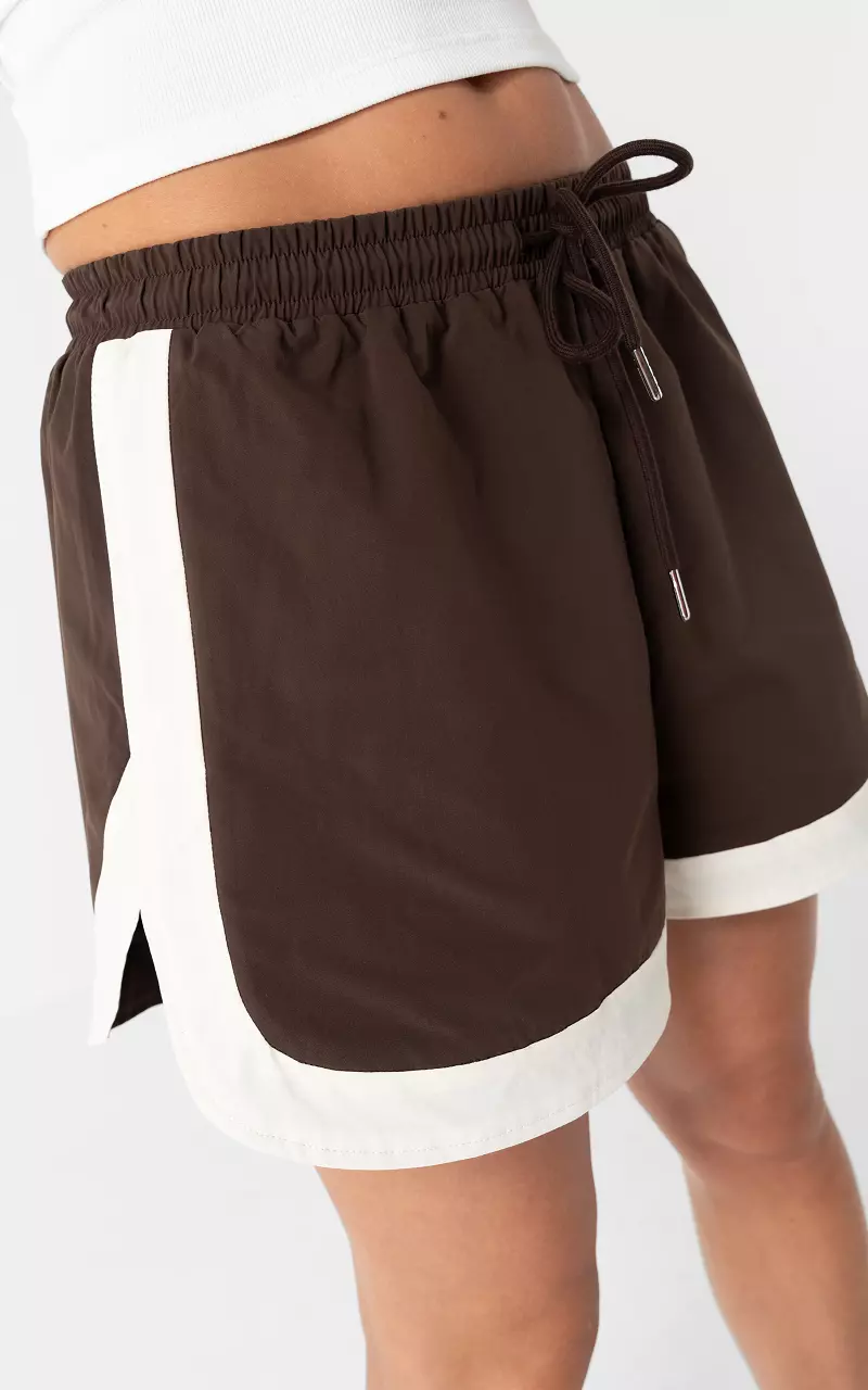 Short Archive Brown Cream