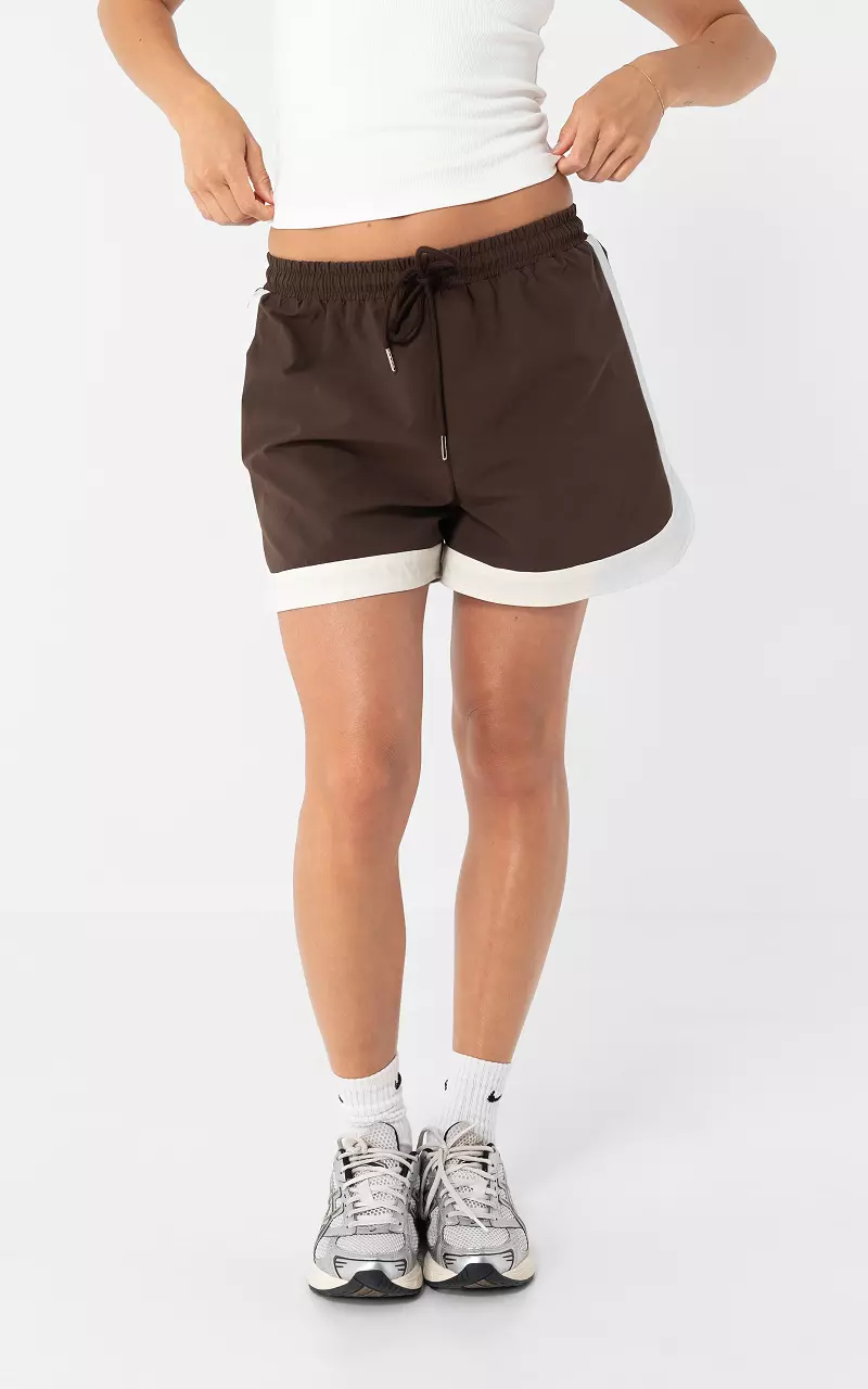 Short Archive Brown Cream