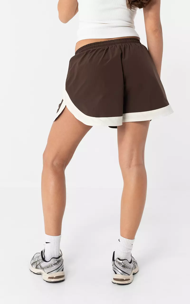 Short Archive Brown Cream