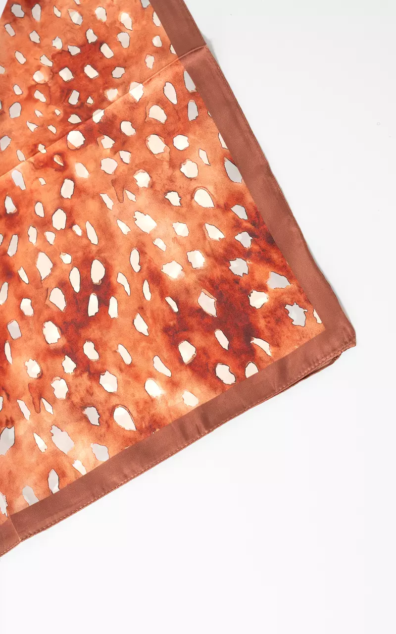 Bambi shawl Brown White
