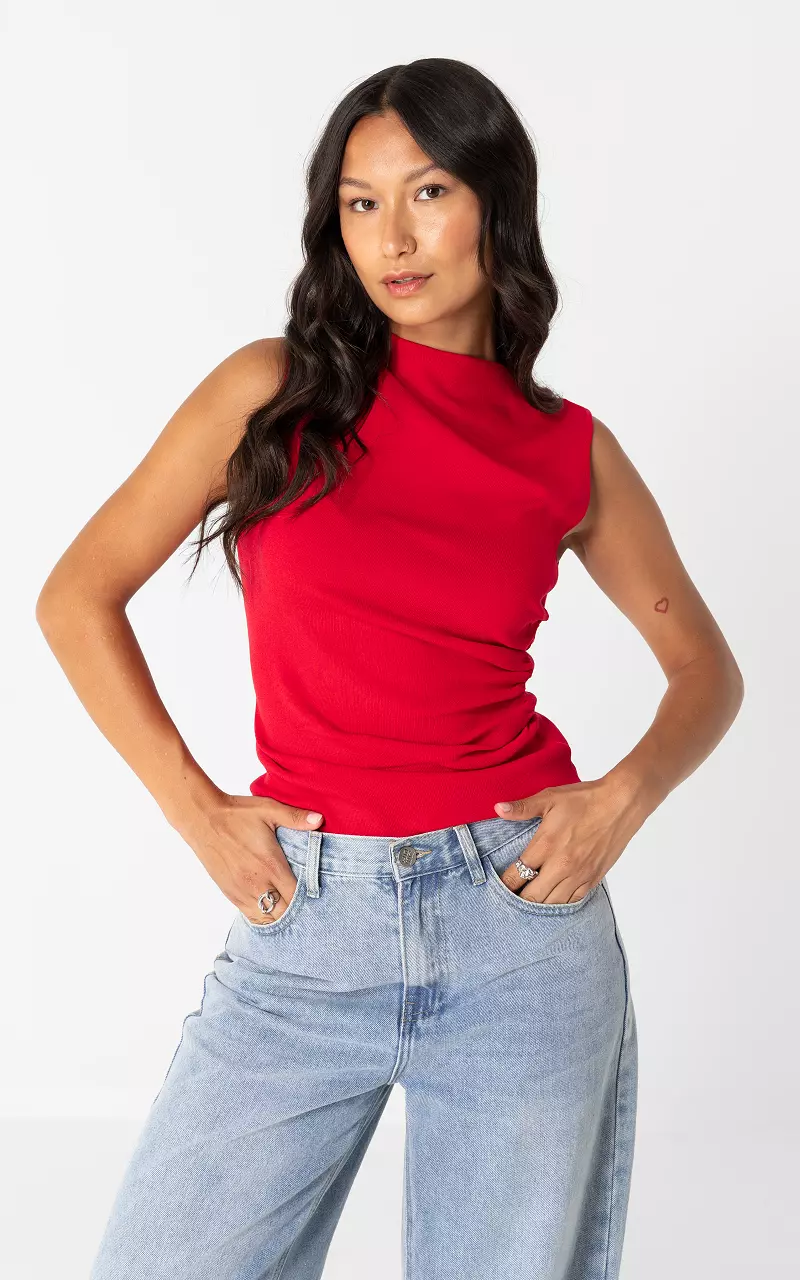 Top mit Drapierung Rot
