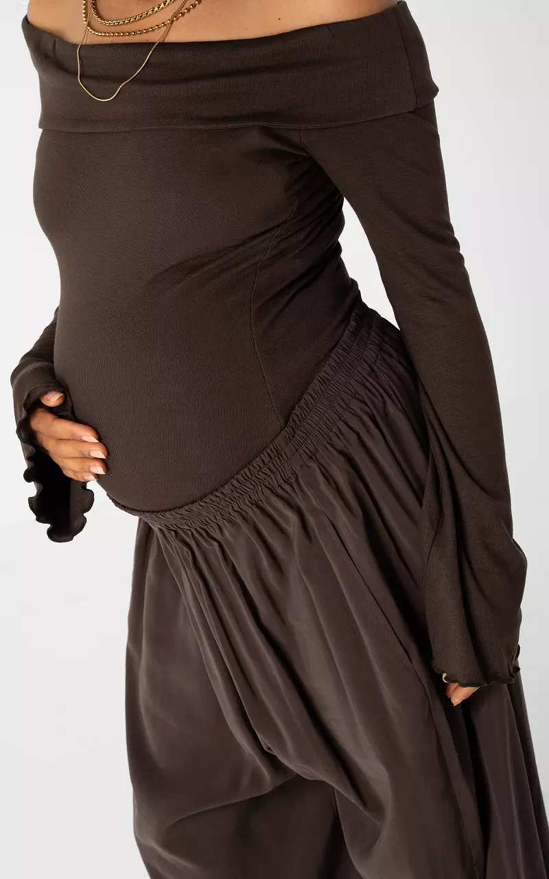 Off-shoulder sweater Brown