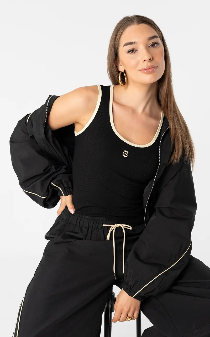 Basic Tanktop Schwarz Beige