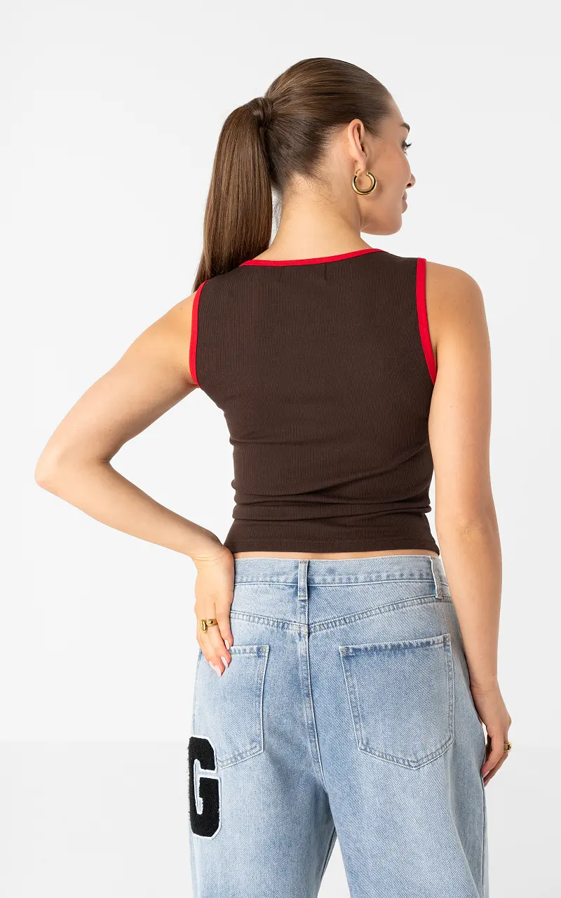 Basic Tanktop Dunkelbraun Rot