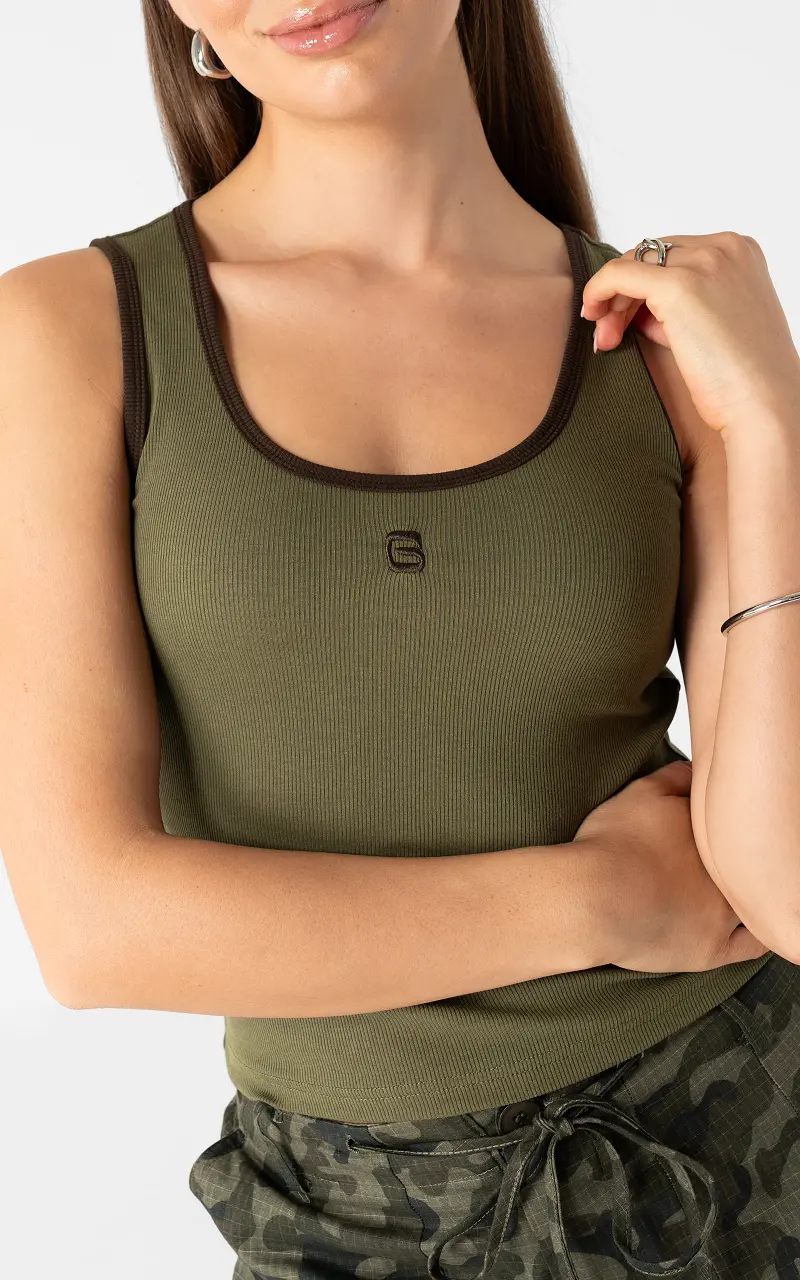Basic Tanktop Kaki Dunkelbraun