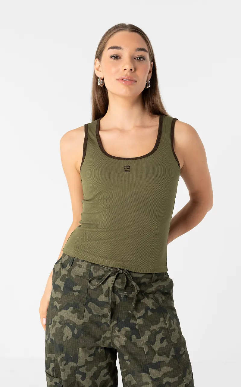 Basic Tanktop Kaki Dunkelbraun