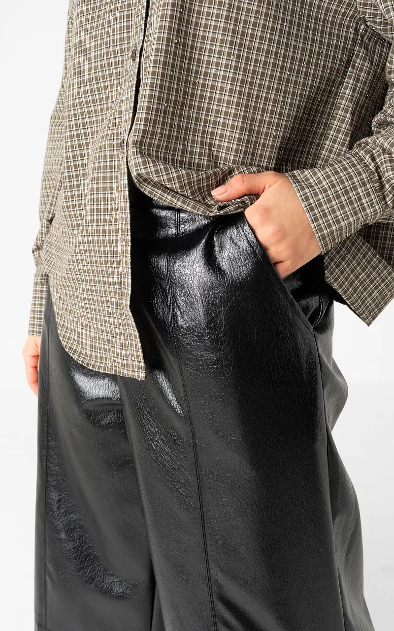 Leather look bermuda Zwart