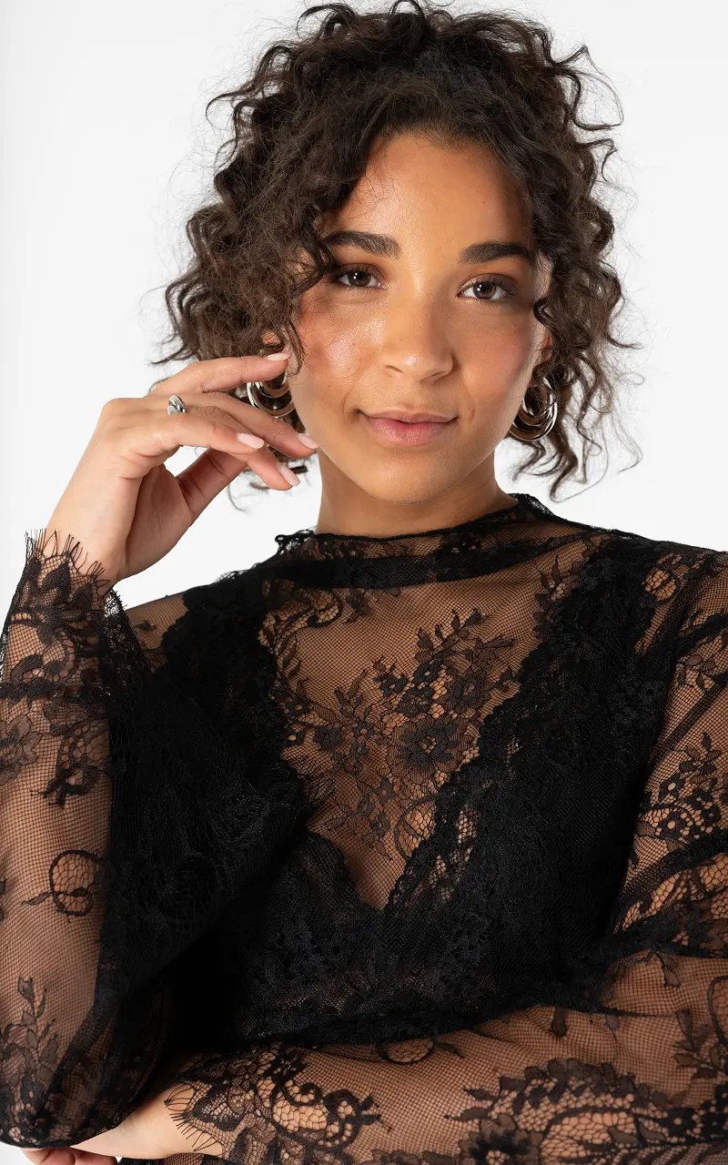 Wide lace top Black