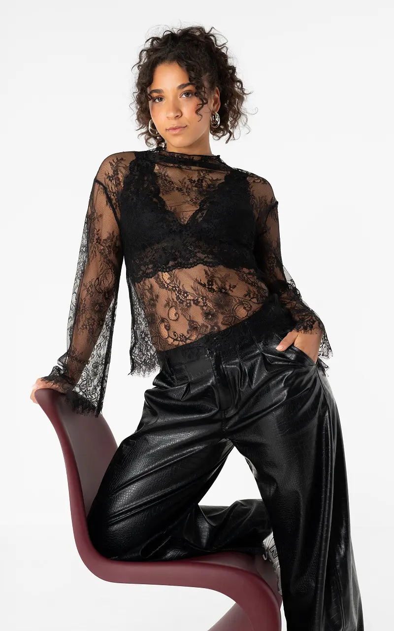 Wide lace top Black