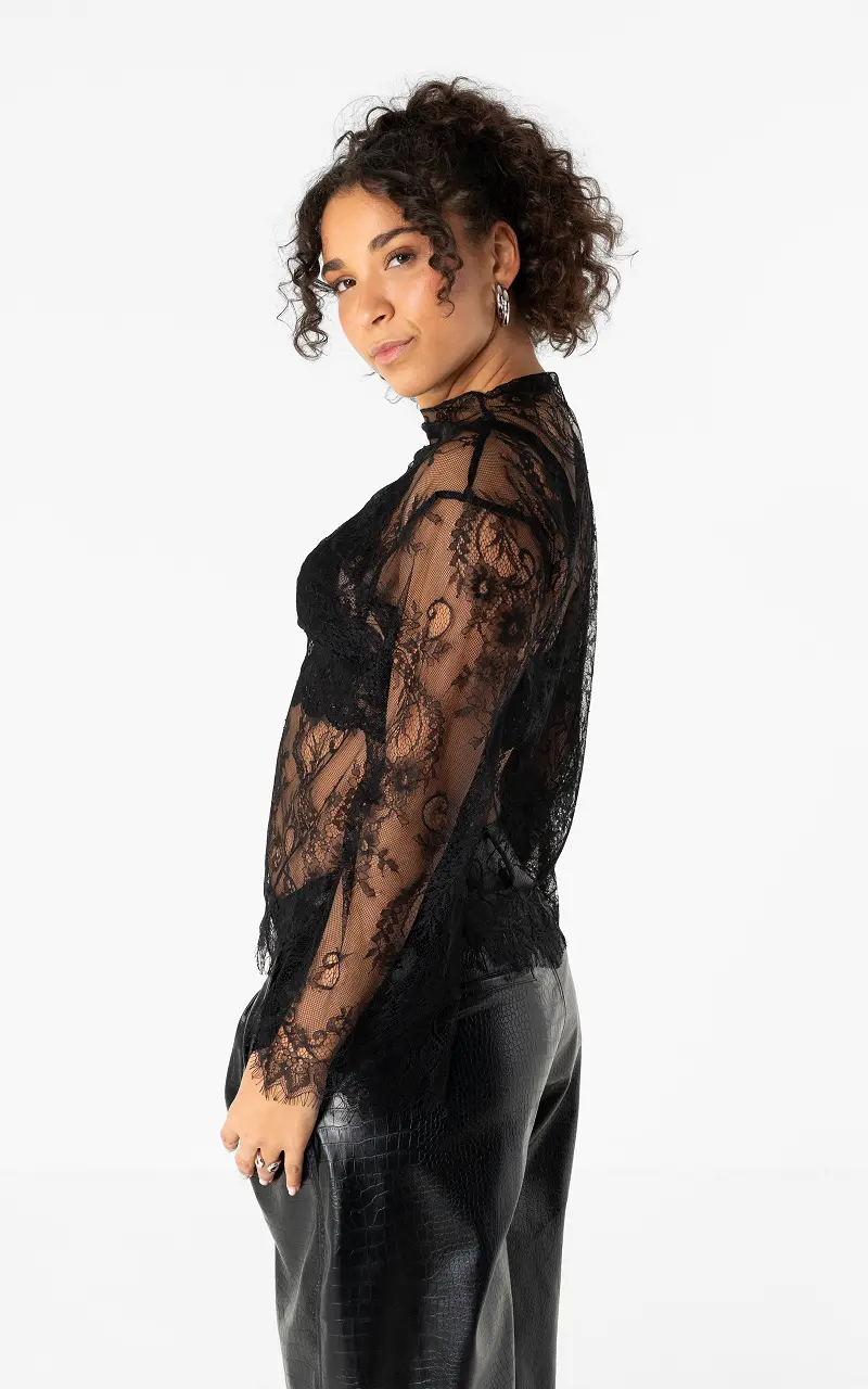 Wide lace top Black