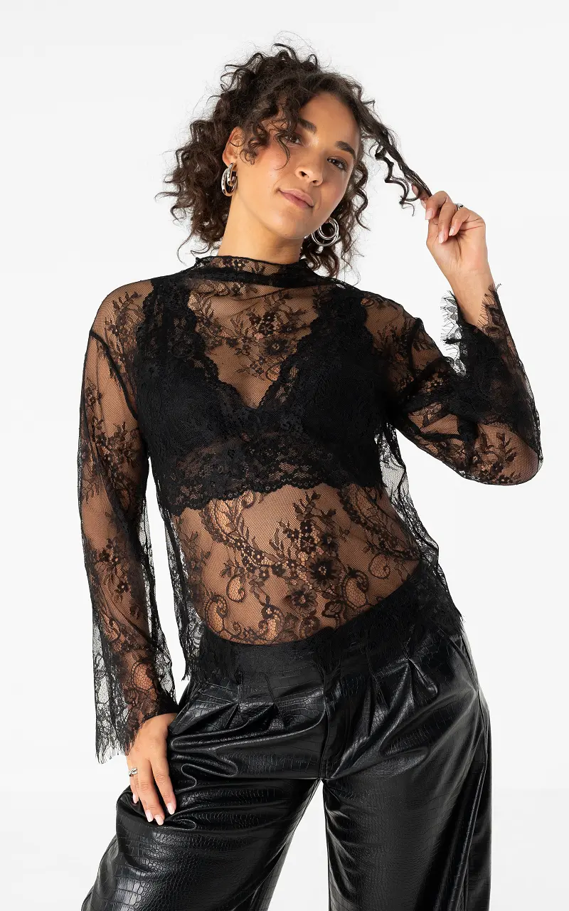 Wide lace top Black