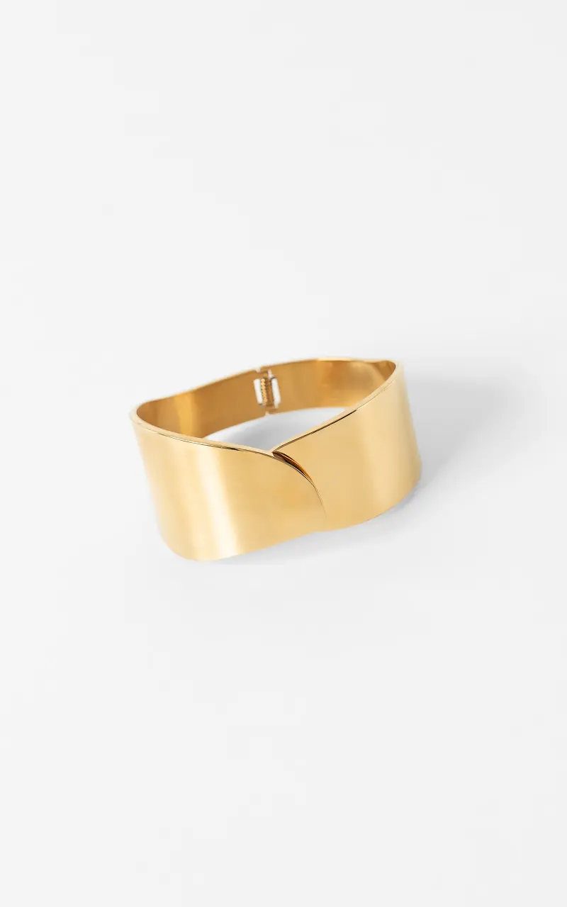 Wide cuff bracelet Gold