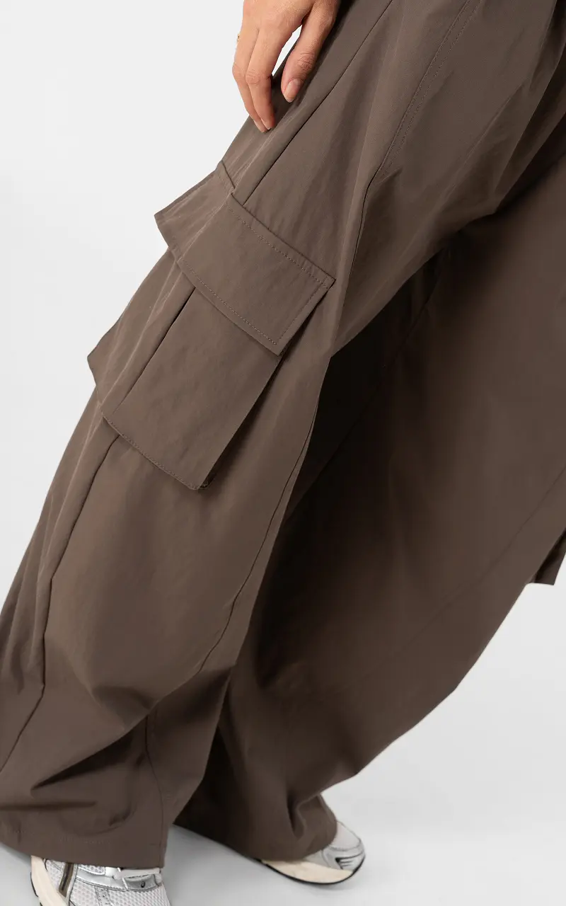 Cargo with elastic Brown
