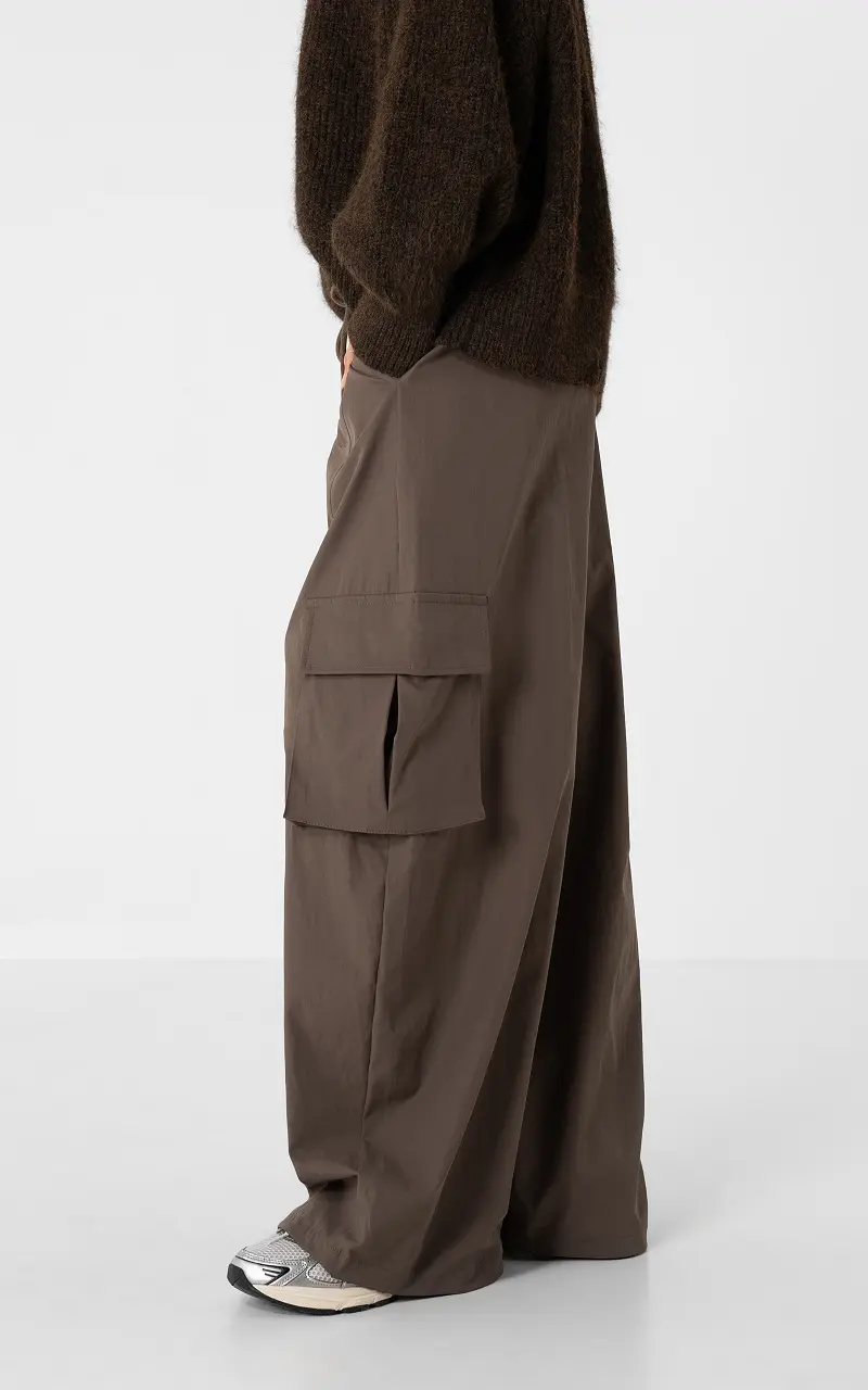 Cargo with elastic Brown