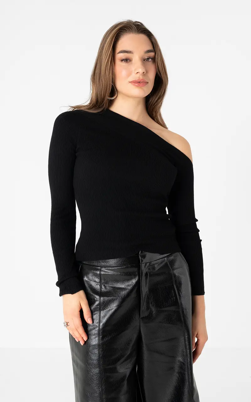 Asymmetric top Black